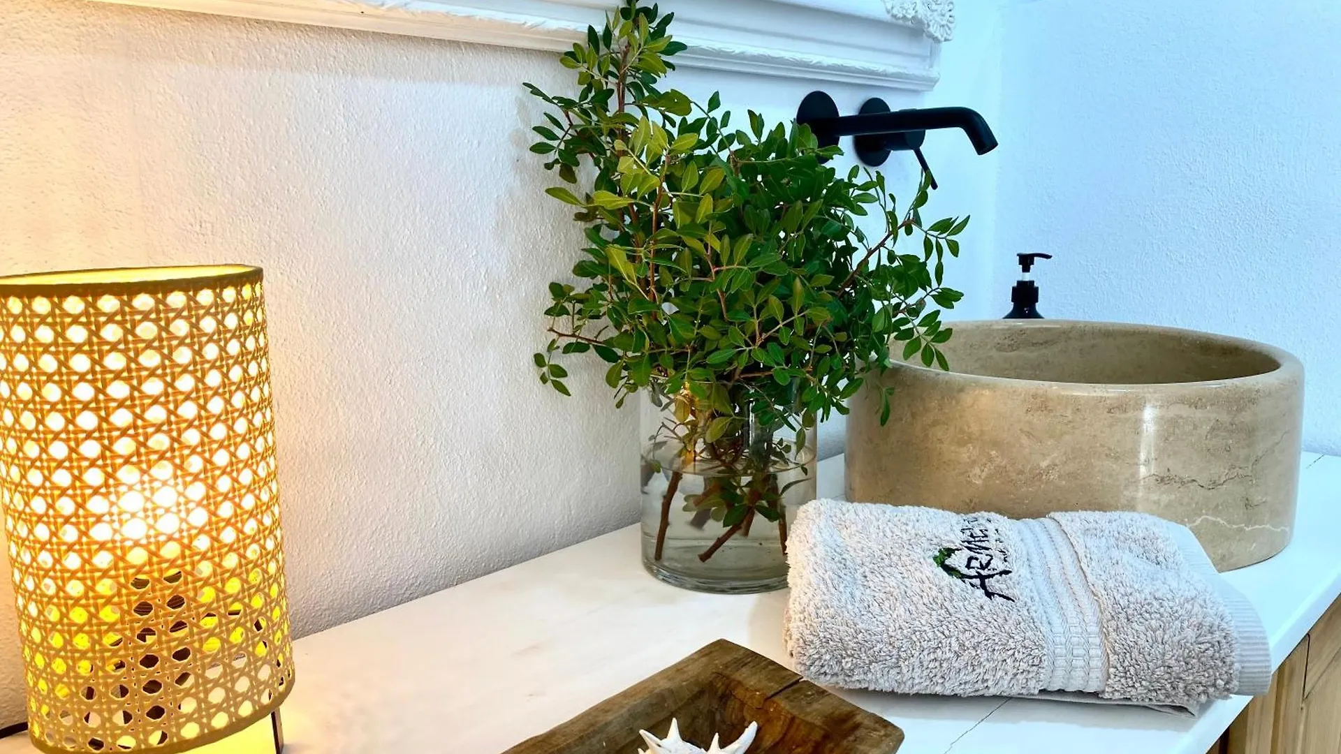 Apartment Alojamiento Armenia Patio Alcala de los Gazules Spain